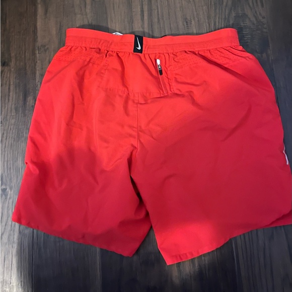 Nike challenger shorts Large 7’ - Picture 5 of 5
